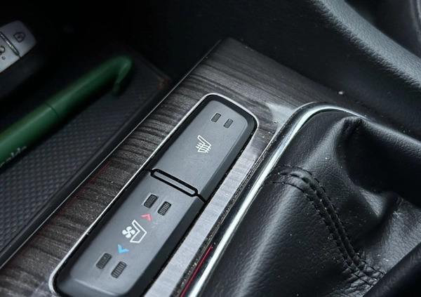 Kia Optima cena 42700 przebieg: 218000, rok produkcji 2013 z Miłomłyn małe 596
